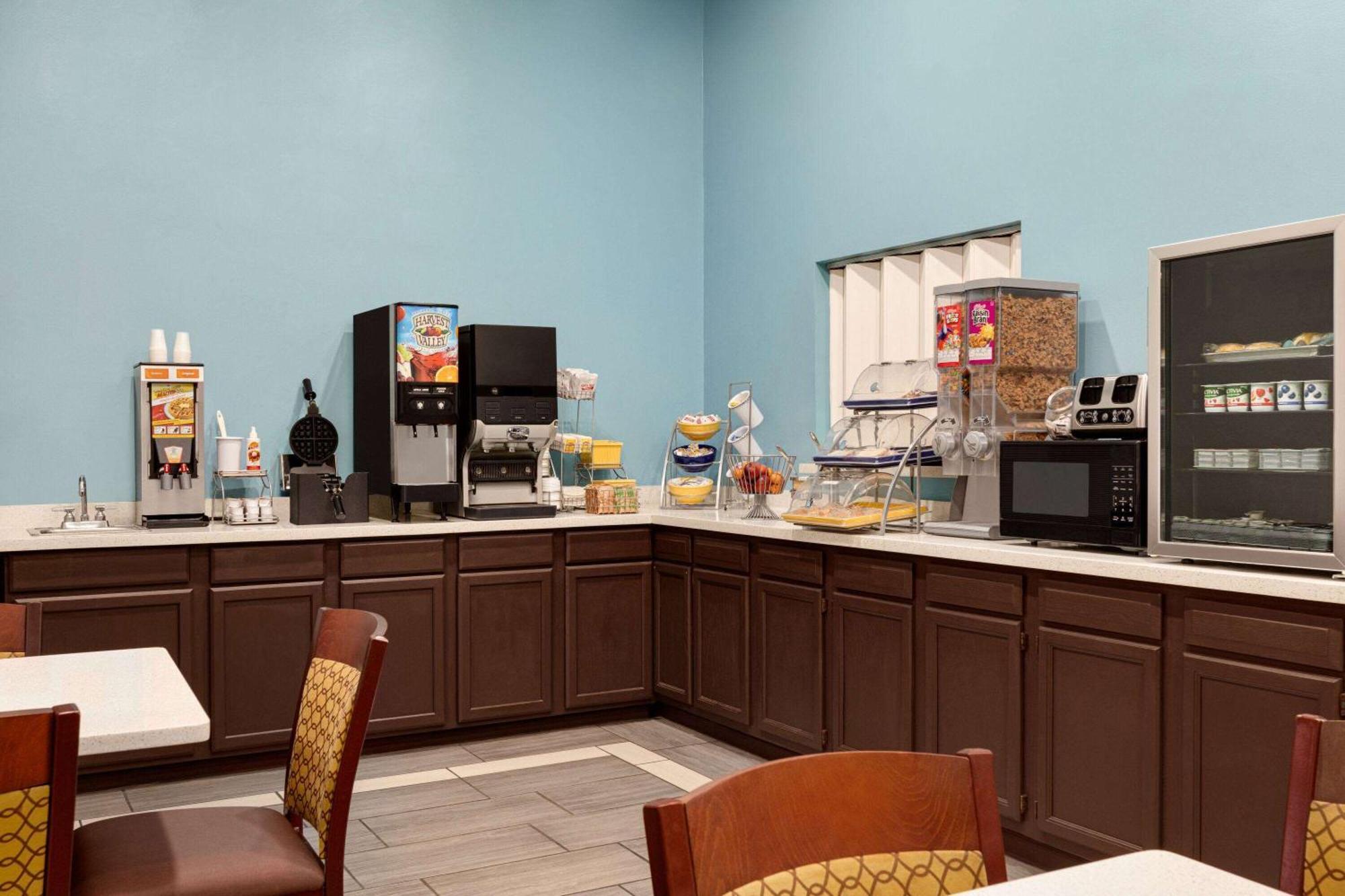 Days Inn By Wyndham Hillsboro Ngoại thất bức ảnh