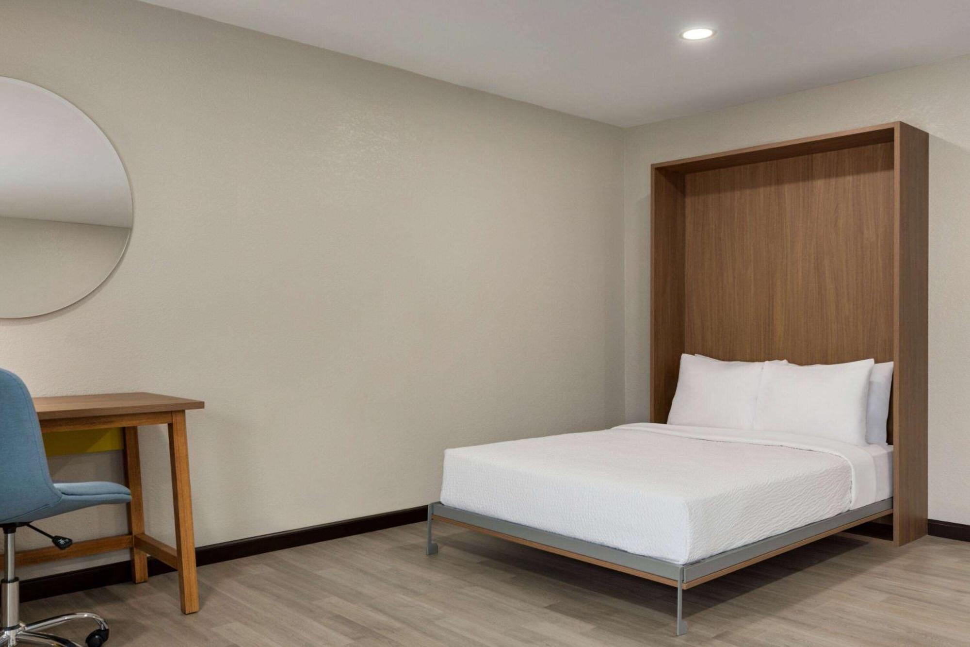 Days Inn By Wyndham Hillsboro Ngoại thất bức ảnh