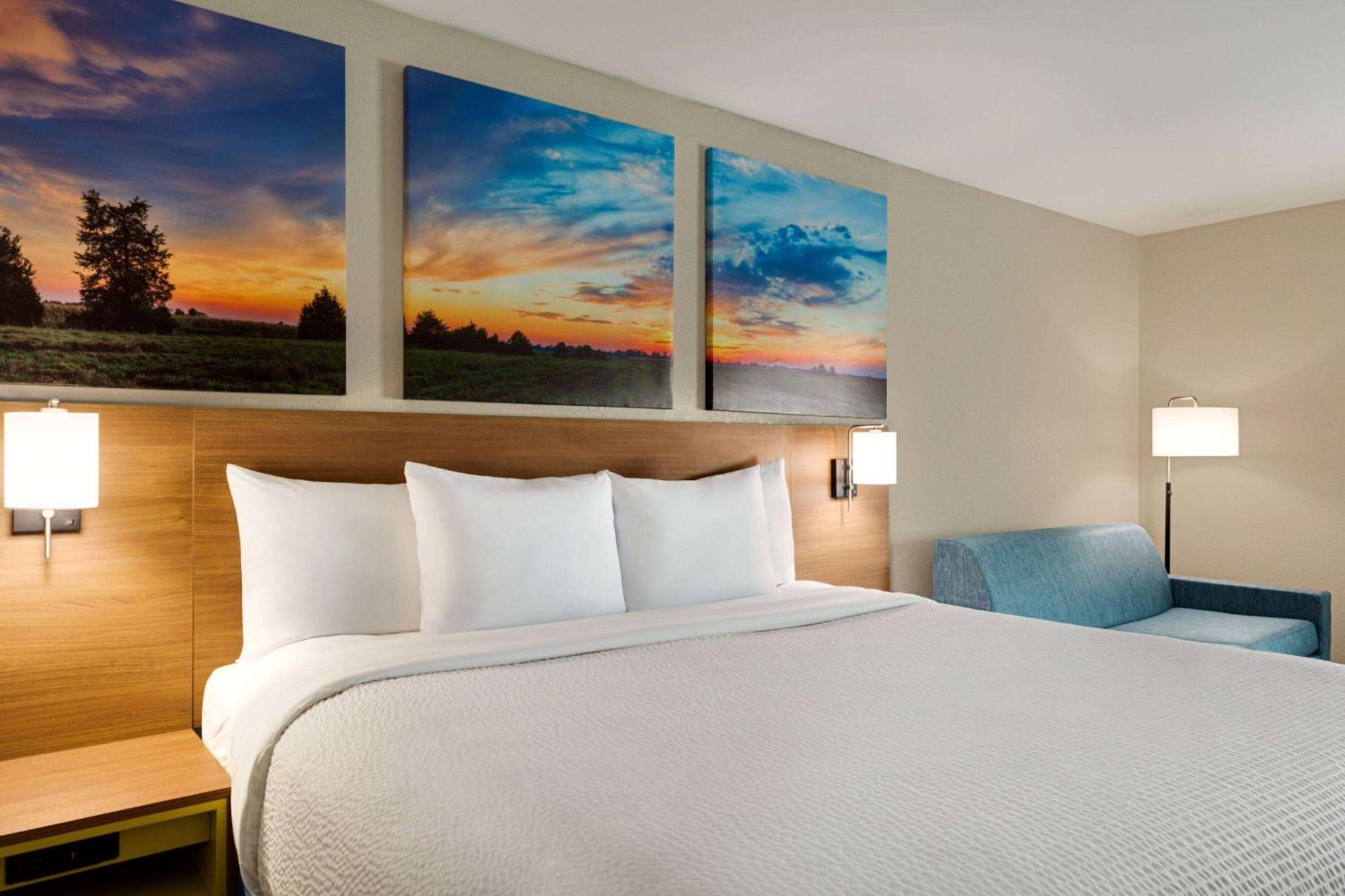 Days Inn By Wyndham Hillsboro Ngoại thất bức ảnh