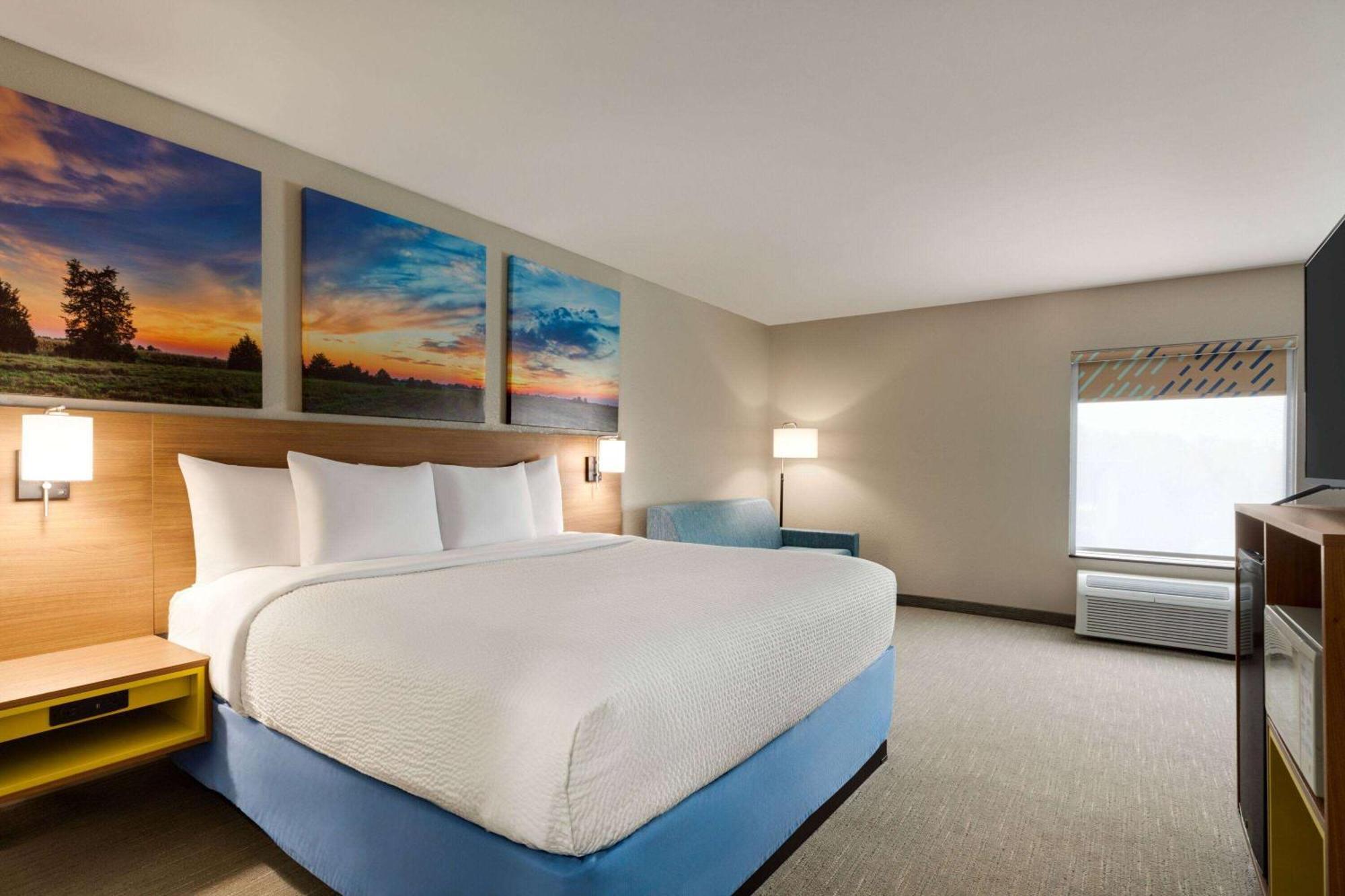 Days Inn By Wyndham Hillsboro Ngoại thất bức ảnh