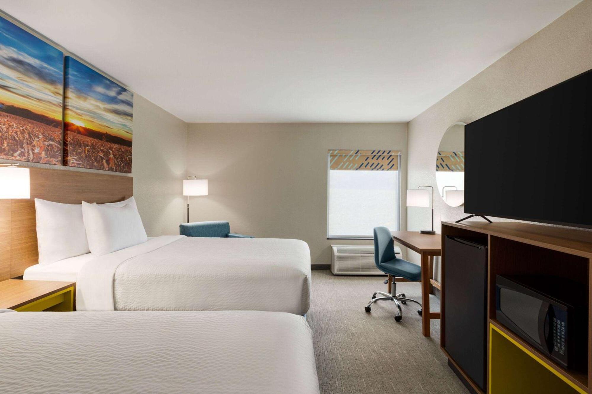 Days Inn By Wyndham Hillsboro Ngoại thất bức ảnh