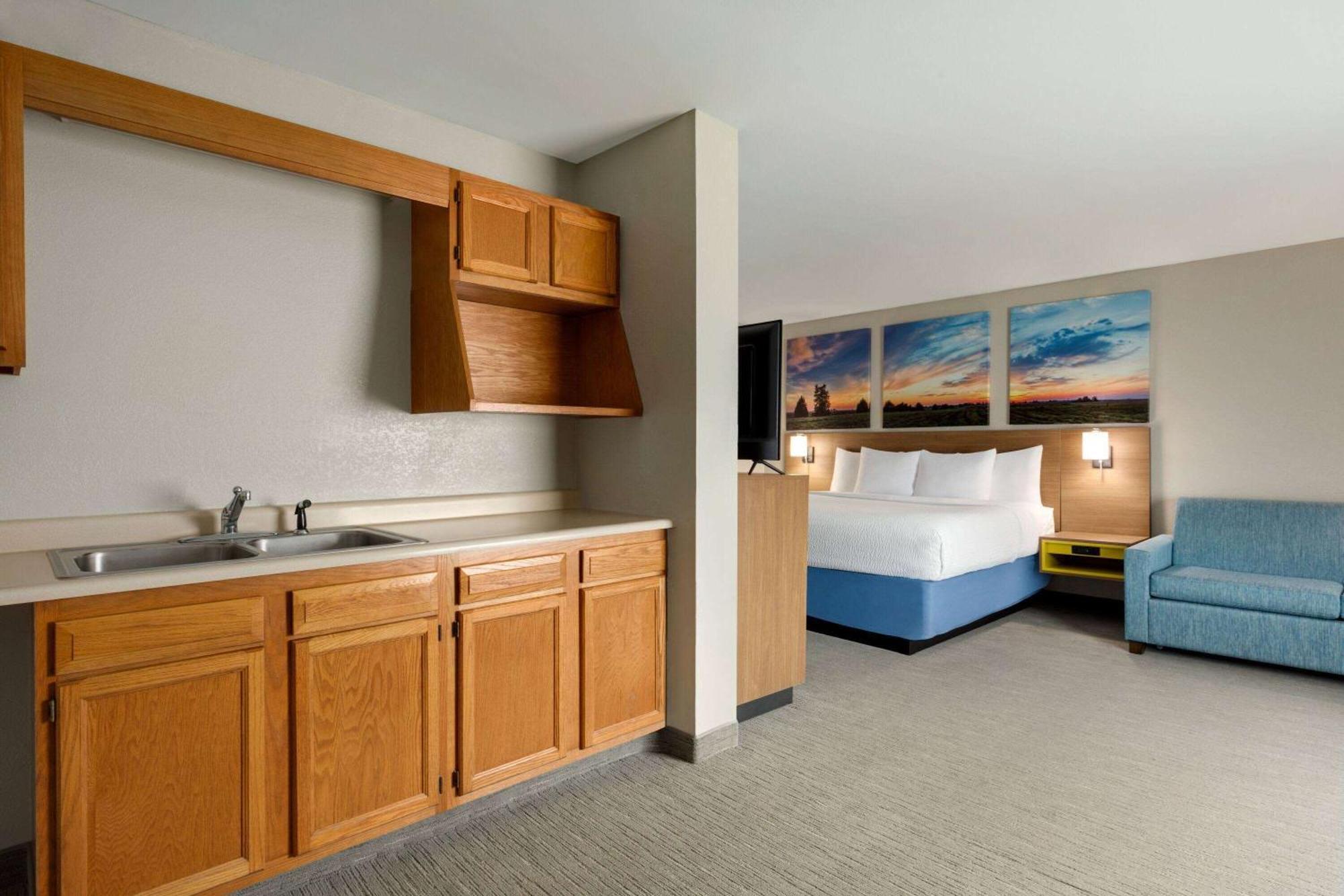 Days Inn By Wyndham Hillsboro Ngoại thất bức ảnh