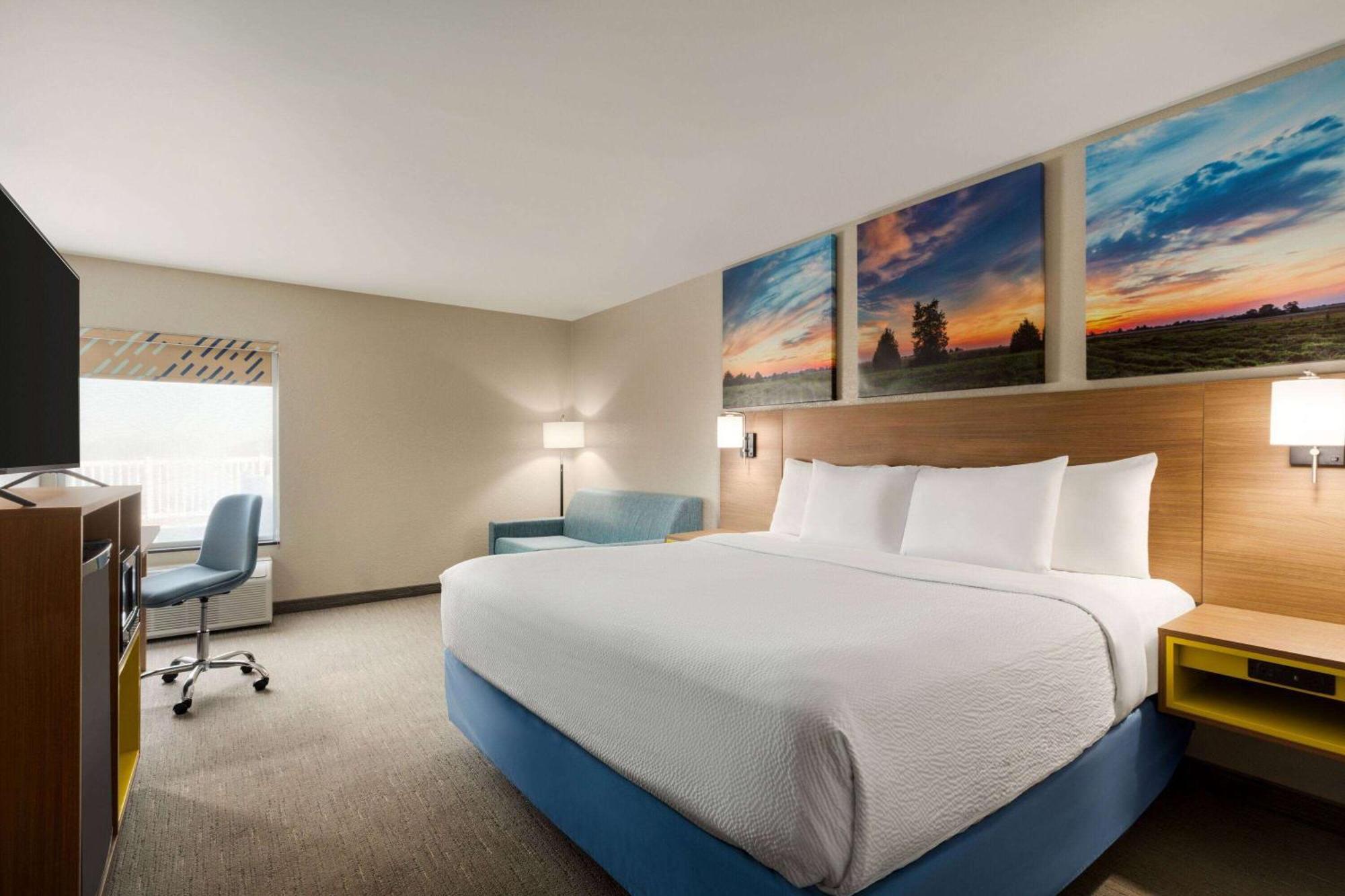 Days Inn By Wyndham Hillsboro Ngoại thất bức ảnh